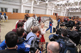 9 апреля команда Кремлевской школы верховой езды отправилась в Германию для участия в самом престижном в Европе конном турнире «Horses&Dreams»