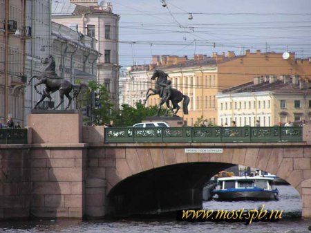 Фото Аничкова моста