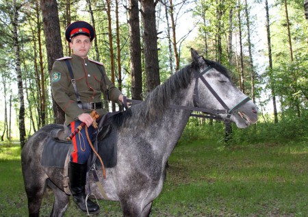 В Тюмени появились первые казачьи конные патрули