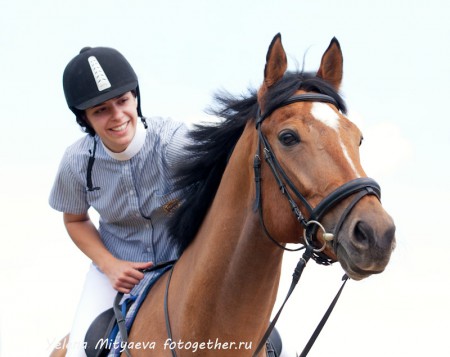 Фото лошади и девочки