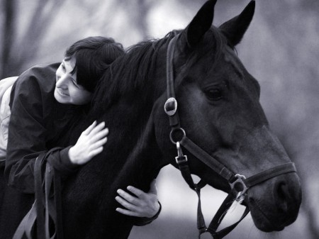 Фото девушки и лошади