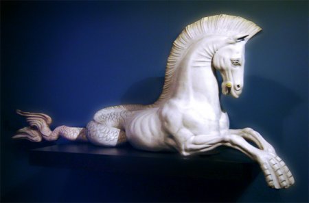 Скульптура гиппокампа