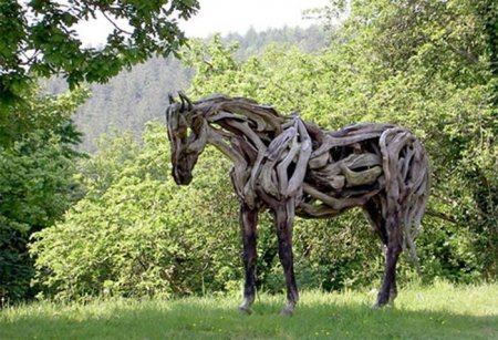 Деревянная скульптура лошади Хизер Дженш (Heather Jansch)