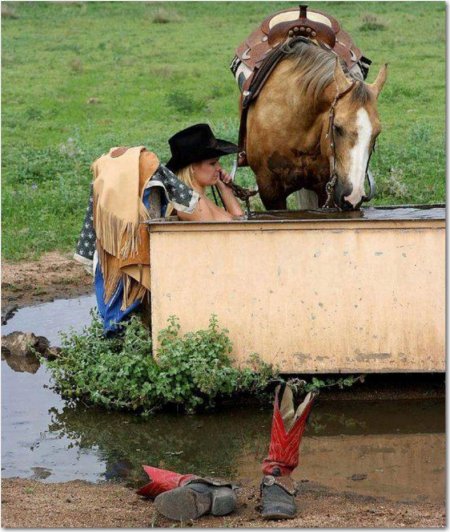 Фото девушки и лошади
