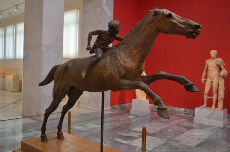 Скульптура "Всадник с мыса Артемисион"