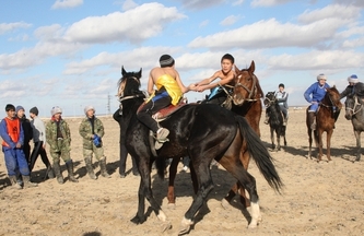 Прошли соревнования по казахским конным видам спорта