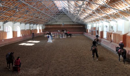 Фото тренировки в крытом манеже