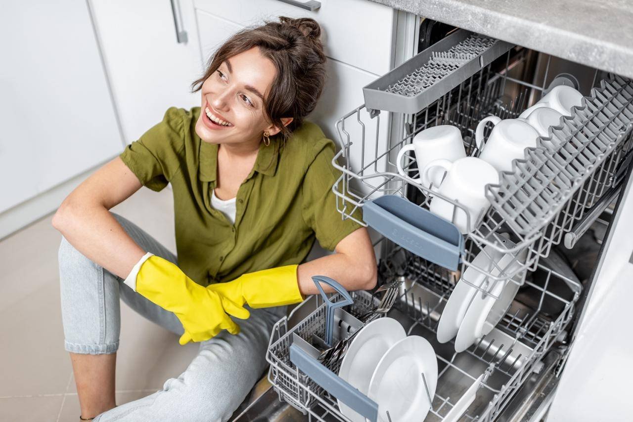 Как мне ухаживать за посудомоечной машиной, чтобы она прослужила как можно дольше?